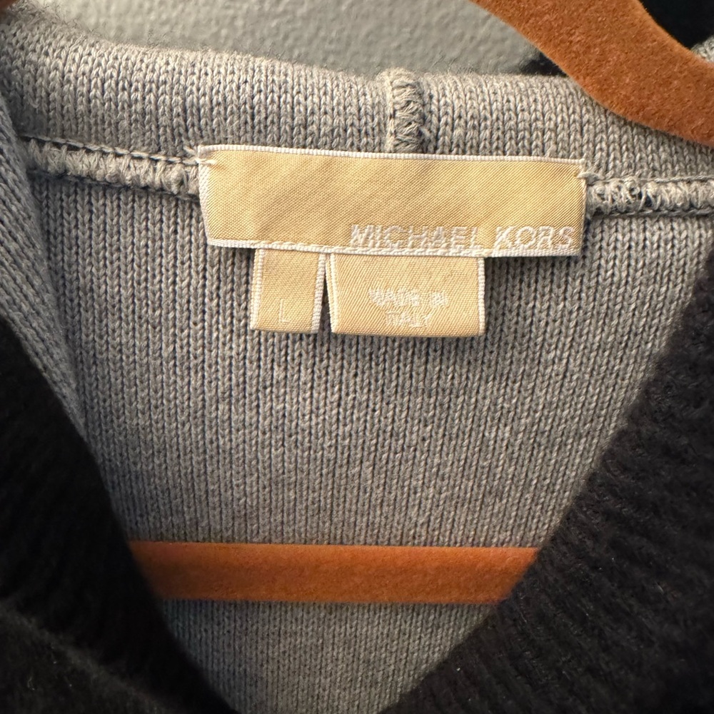 SALE‼️Michael Kors Cashmere sweater size Large - Picture 3 of 7
